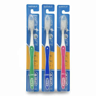 مسواک درپوش دار اورالبی ORAL-B مدل ۱.۲.۳ سایز مدیم ۴۰(رنگ رندوم)