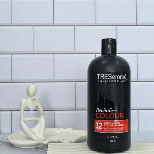 شامپو موهای رنگ شده ترزمه ۹۰۰میل TRESemme revitalise colour