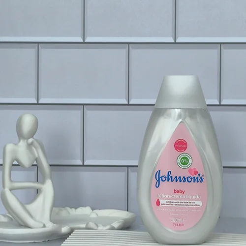 لوسیون وکرم بدن بچه جانسون ۳۰۰میل lotion johnson