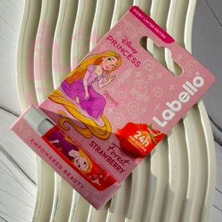 بالم لب بچگانه لابلو LABELLO طرح راپونزل رایحه توت‌فرنگی ۴/۸گرم